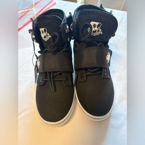 VLADO Kids Black High-Top Sneakers with Crest Design with extra shoe laces.